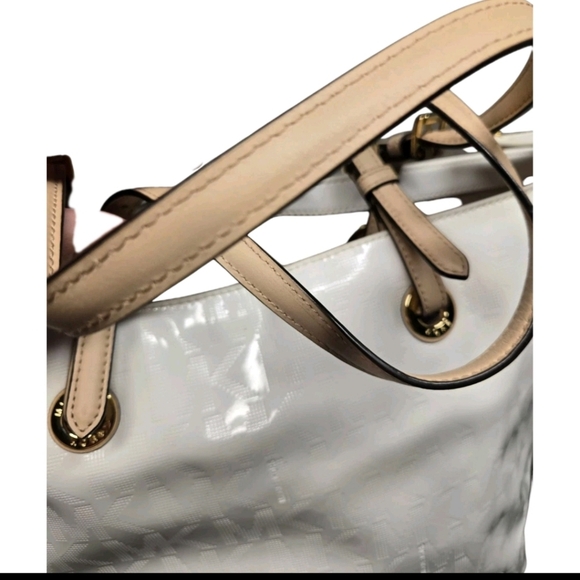 Michael Kors White Large Tote Purse - Picture 2 of 8